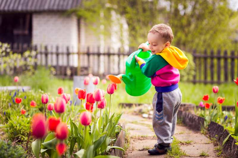 Sposoby na motywowanie dzieci do zabawy w ogrodzie